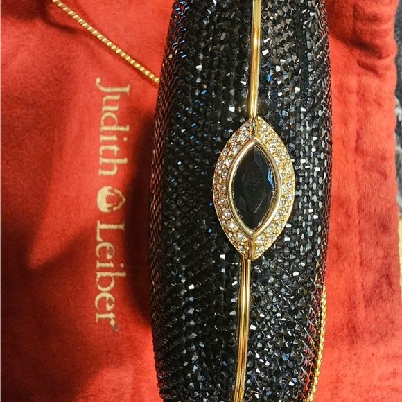 NWOT Authentic Beautiful Judith Leiber Clutch - Picture 6 of 8